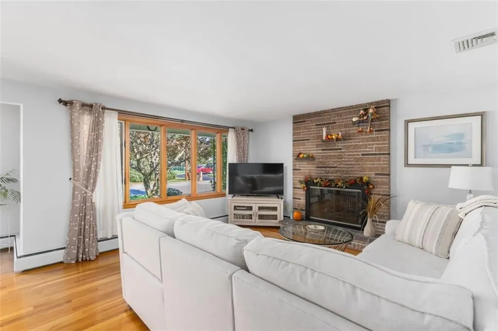 2 Arlington Drive Lincoln RI 02865