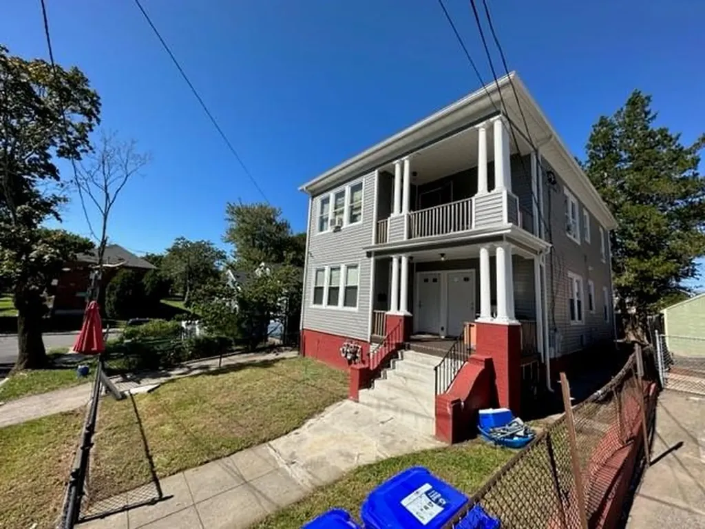102 Donelson Street Providence RI 02908