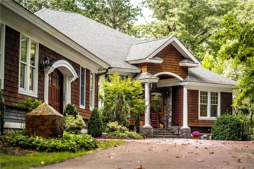 46 Pojac Point Road North Kingstown RI 02852