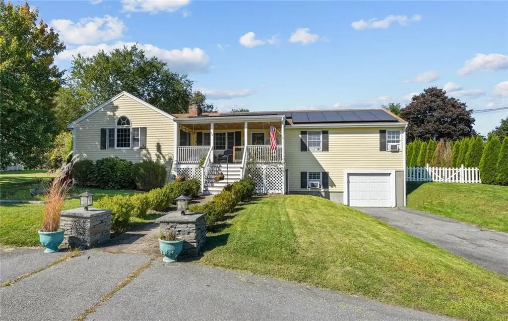 52 Viking Drive Portsmouth RI 02871