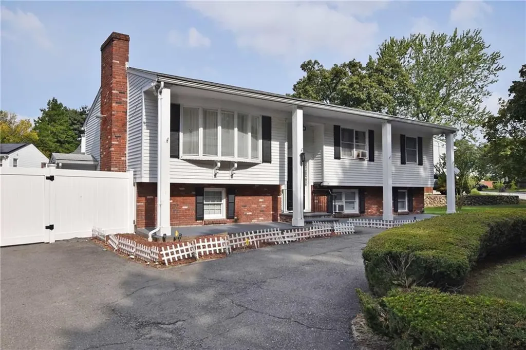 141 Lakeview Drive Providence RI 02910