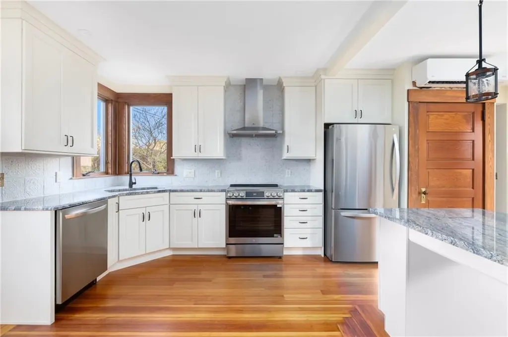 630 Green End Avenue Middletown RI 02842