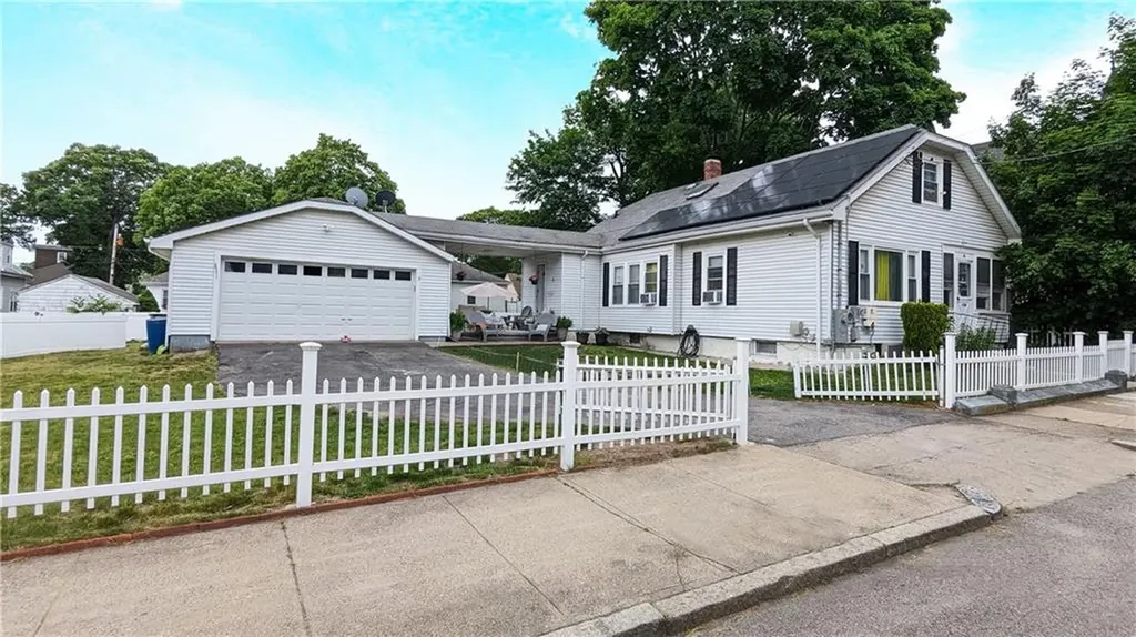 84 Morris Avenue Pawtucket RI 02860