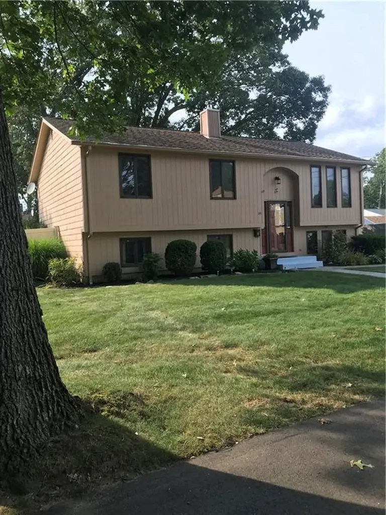89 Naples Avenue Warwick RI 02886