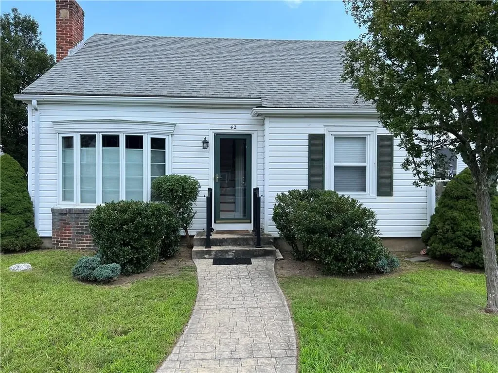 42 Sunset Terrace Cranston RI 02905