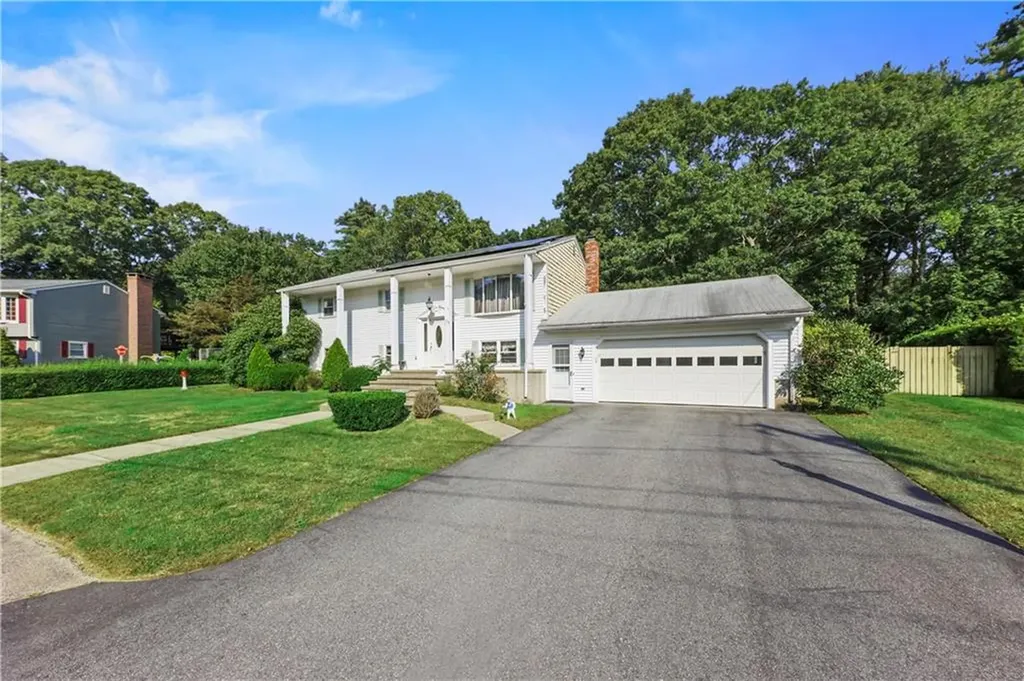 6 Thompson Drive Coventry RI 02816