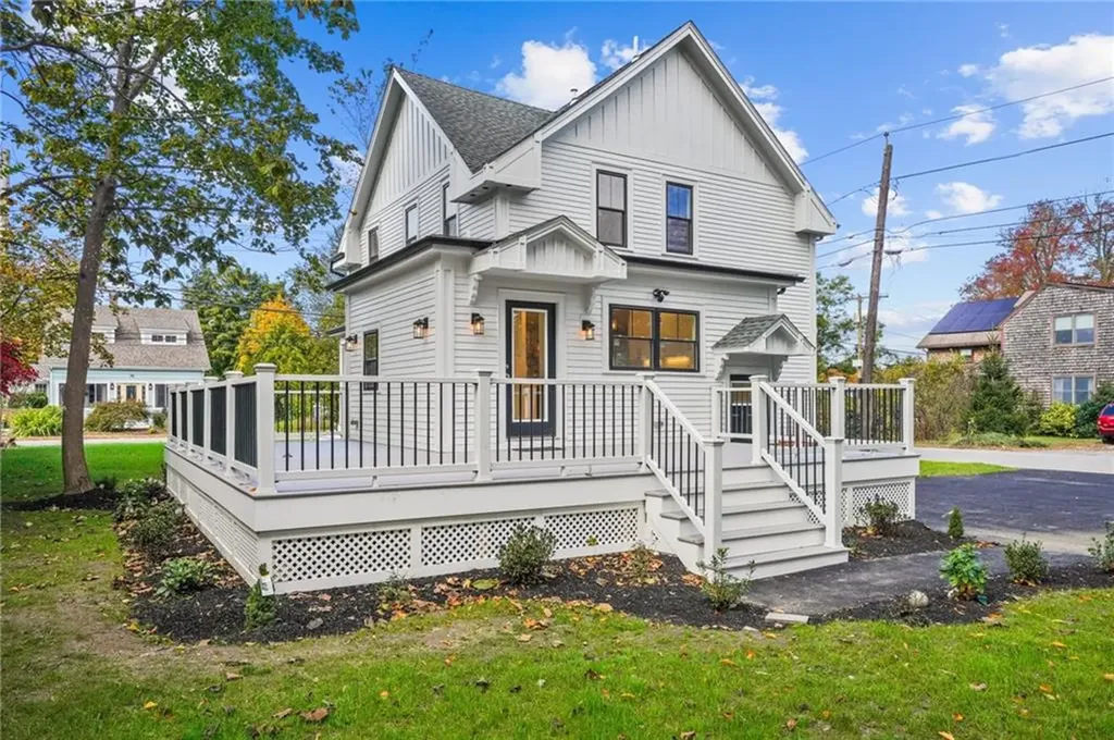 75 Sowams Road Barrington RI 02806