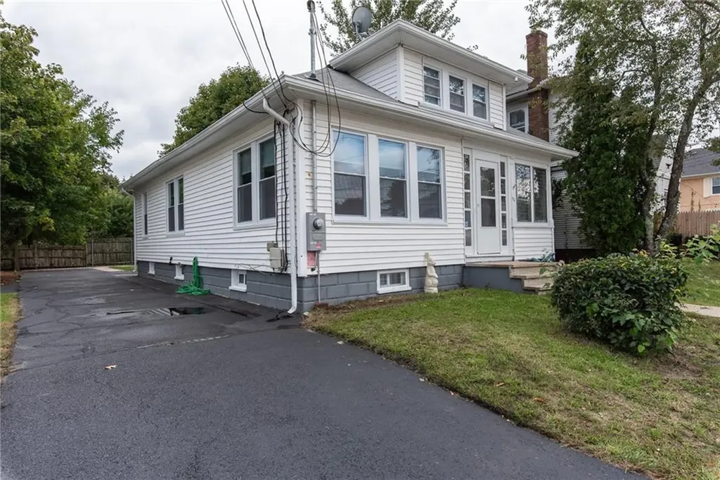 526 Post Road Warwick RI 02888