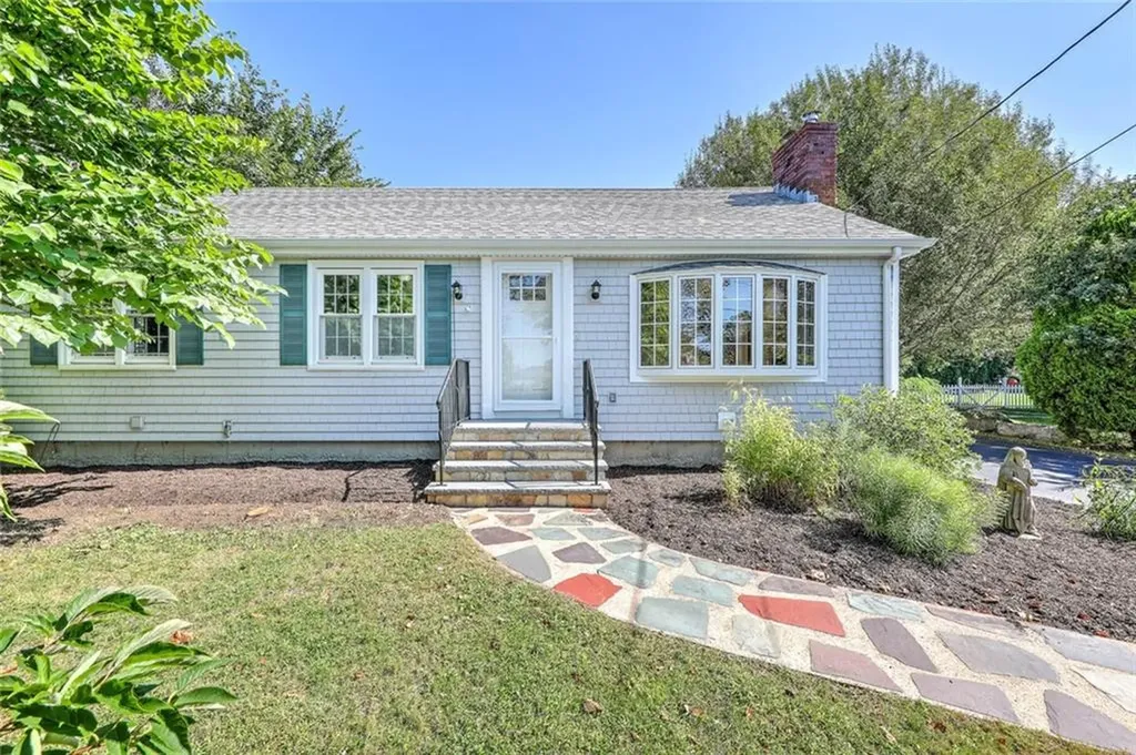 49 Foxhill Avenue Bristol RI 02809