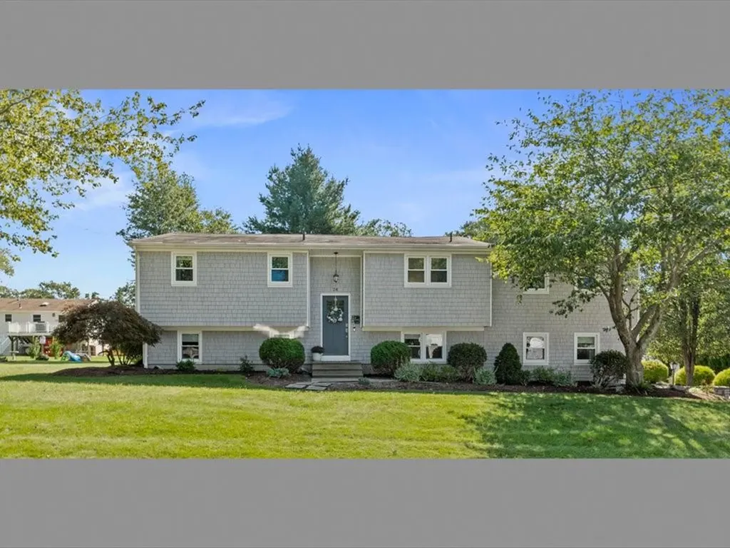 24 Linden Road Narragansett RI 02882