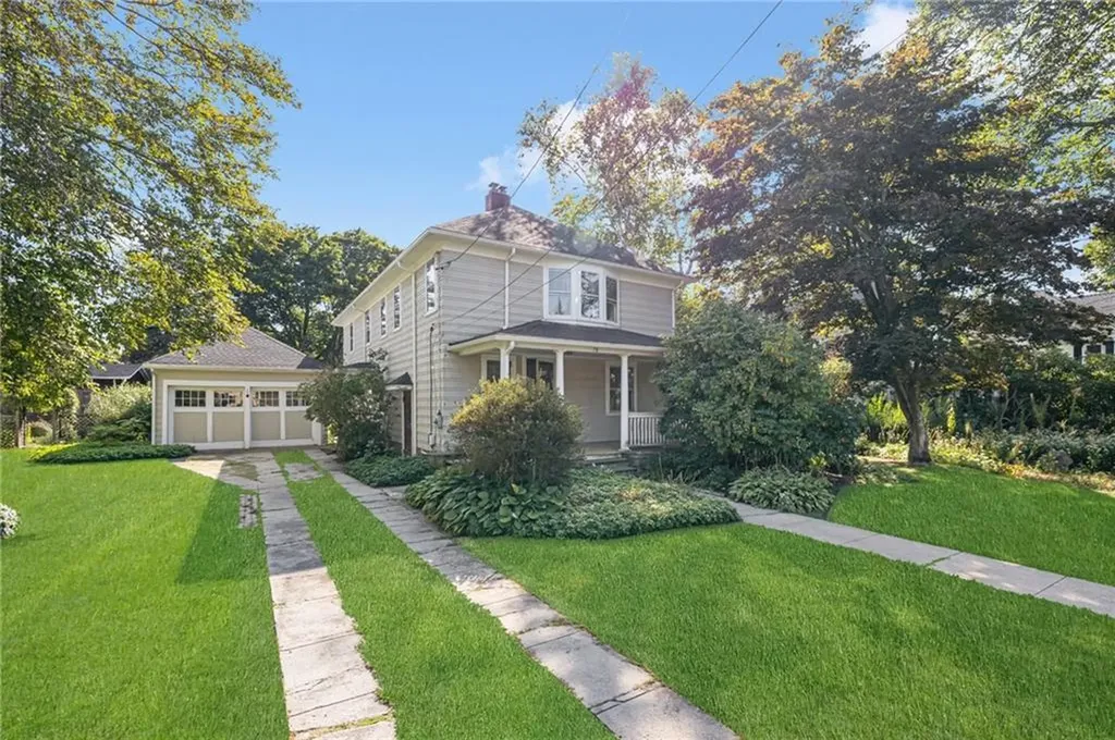 78 Lake Street South Kingstown RI 02879