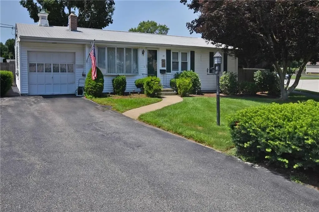 37 Amanda Street Cranston RI 02920