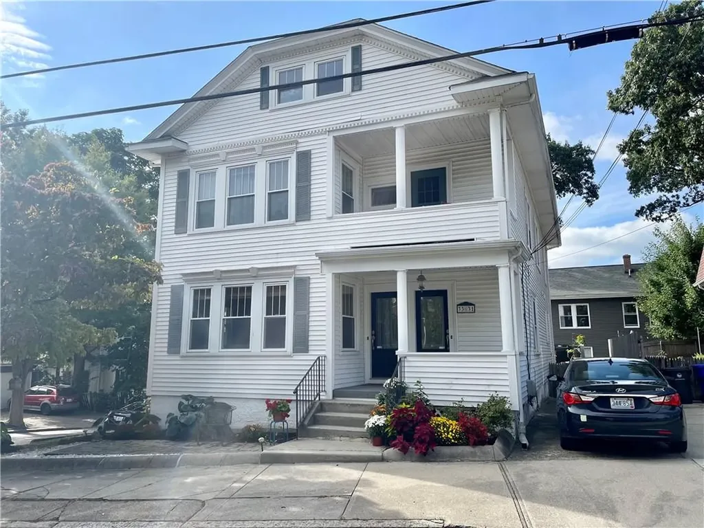 31 33 Blodgett Avenue Pawtucket RI 02860