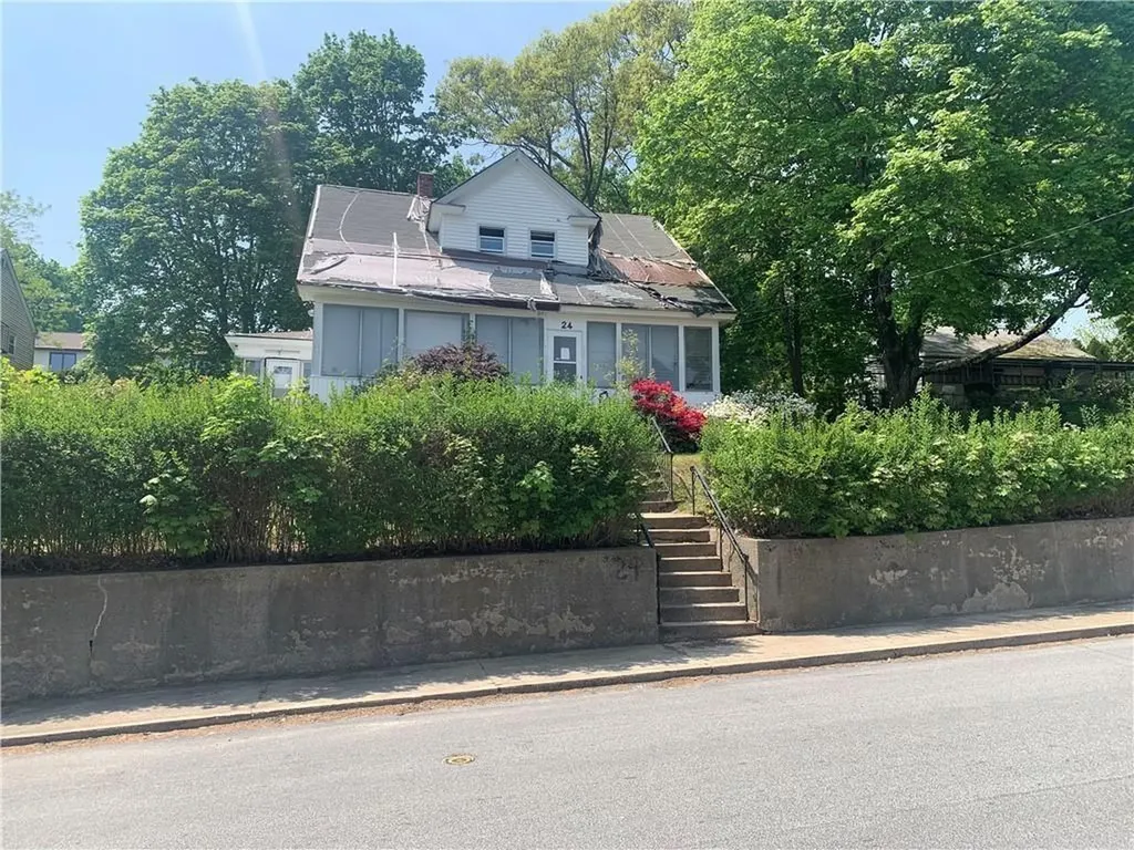 24 Summit Avenue West Warwick RI 02893