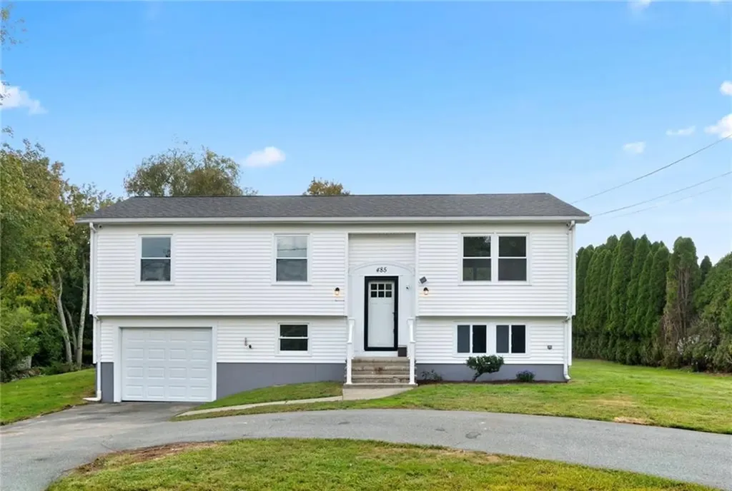 485 Hooper Street Tiverton RI 02878