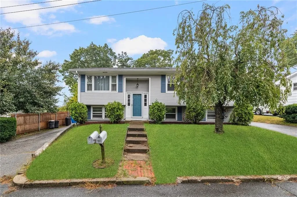 11 Sutcliffe Avenue Lincoln RI 02865