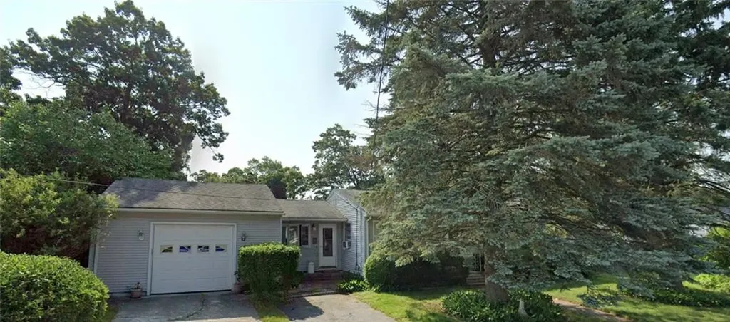 108 Rome Avenue Warwick RI 02886