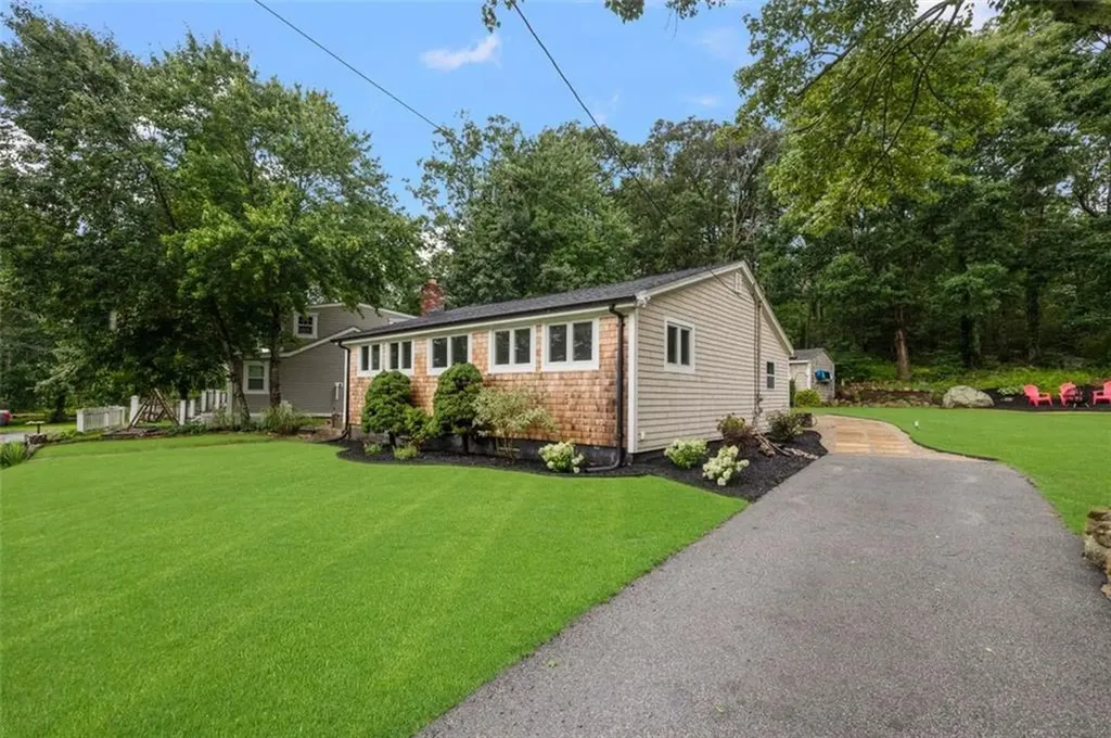 75 West Shore Drive Exeter RI 02822