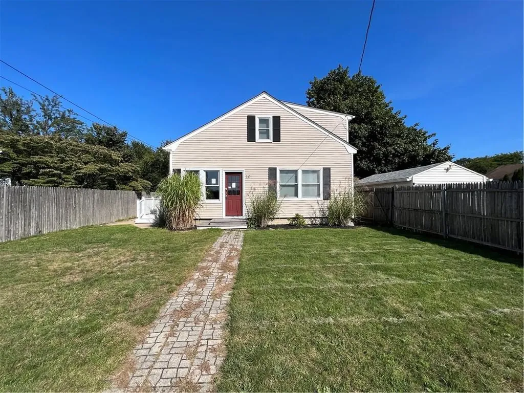 10 Cooke Place Warwick RI 02888