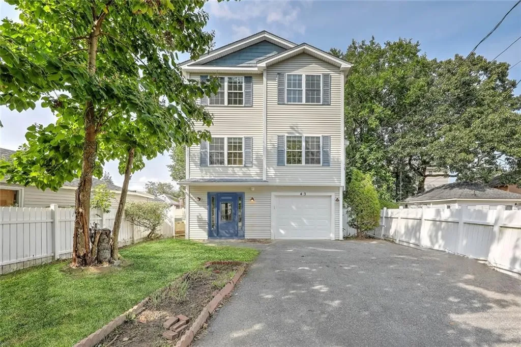 403 Pequot Avenue Warwick RI 02889