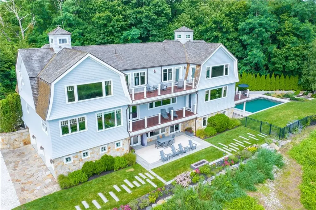 20 Freemont Avenue Barrington RI 02806