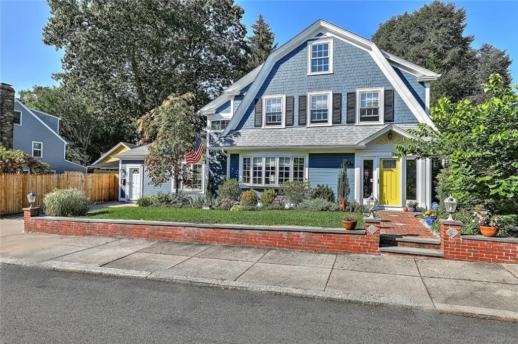 181 Raleigh Avenue Pawtucket RI 02860