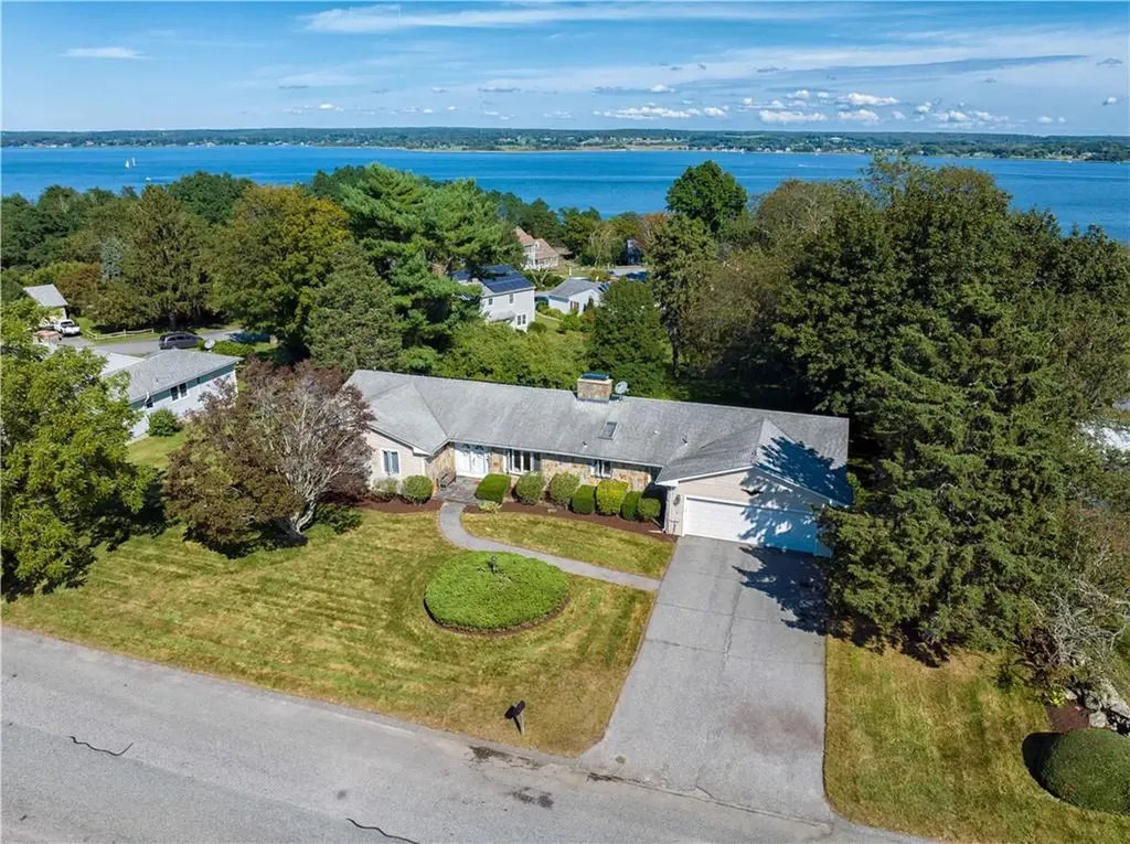 32 East Terrace Portsmouth RI 02871