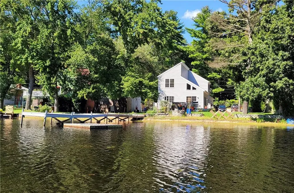 195 Lakehurst Drive Coventry RI 02816