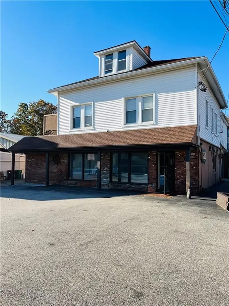 805 Cumberland Hill Road Woonsocket RI 02895