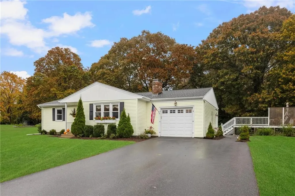 32 Lawnwood Road North Kingstown RI 02852