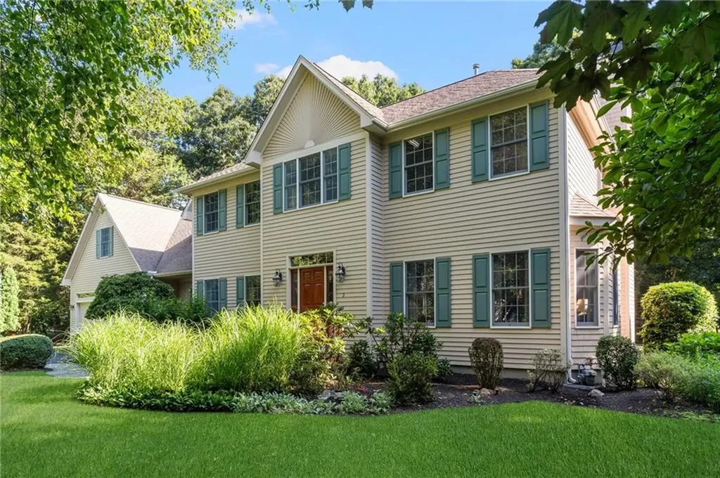 3 Pasco Circle Warwick RI 02886