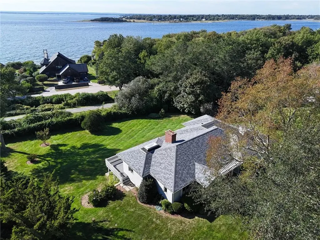 39 Tobin Lane Bristol RI 02809