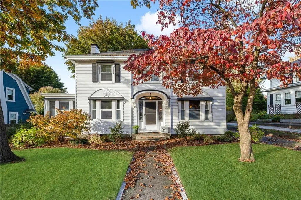256 Hillside Avenue Pawtucket RI 02860