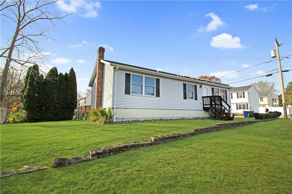 12 Columbus Avenue Westerly RI 02891