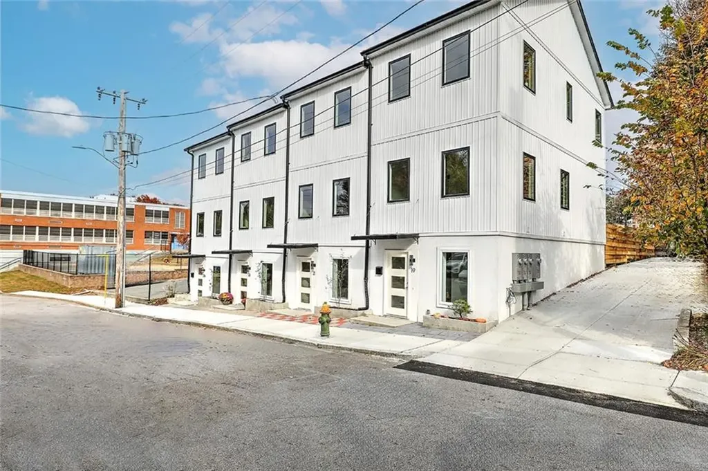 21 Danforth Street Providence RI 02908