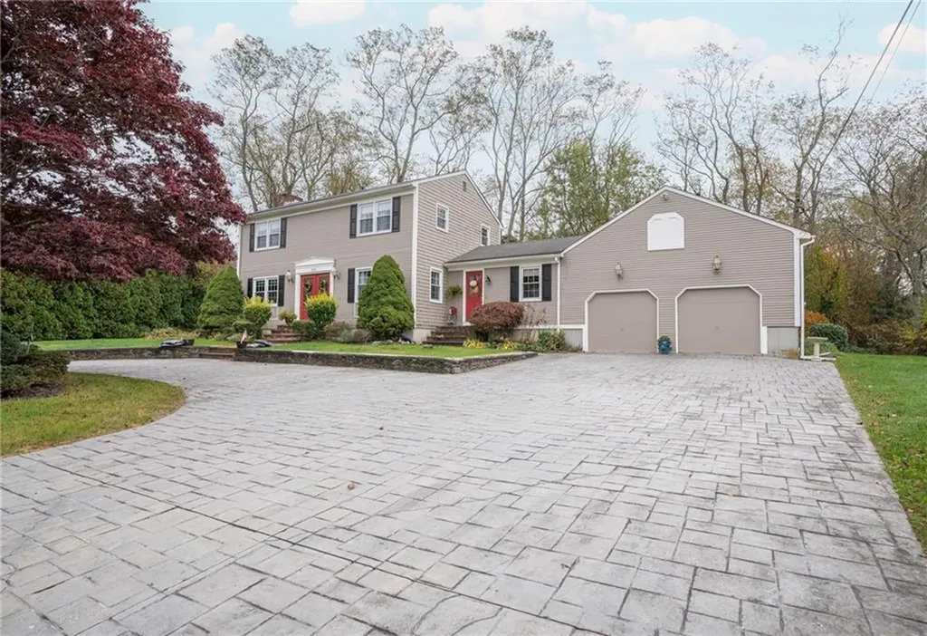 253 Kispert Court Swansea MA 02777