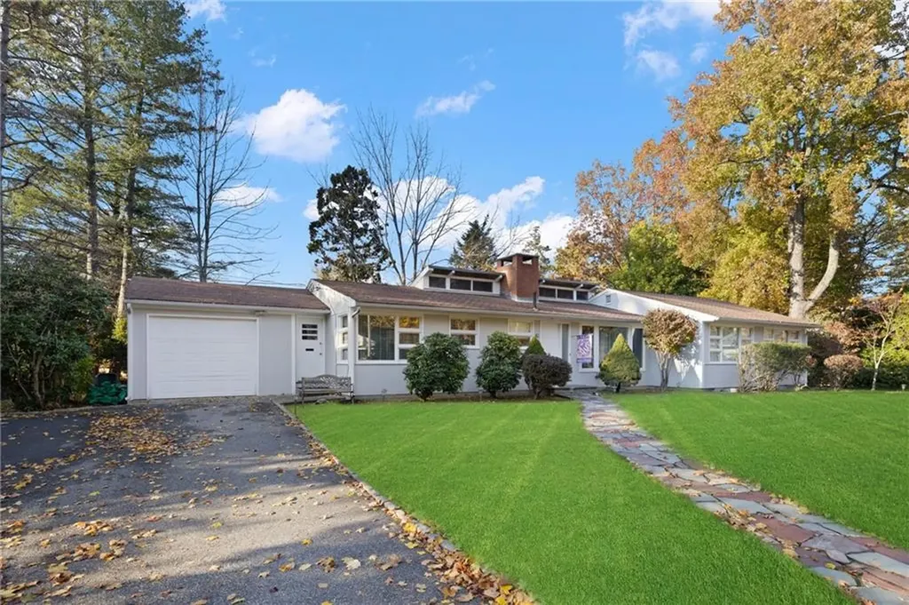 61 East Hill Drive Cranston RI 02920