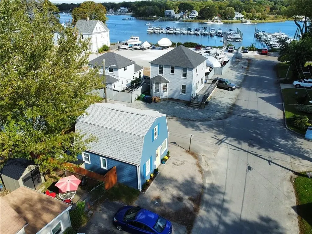 33 Mohawk Avenue Warwick RI 02889