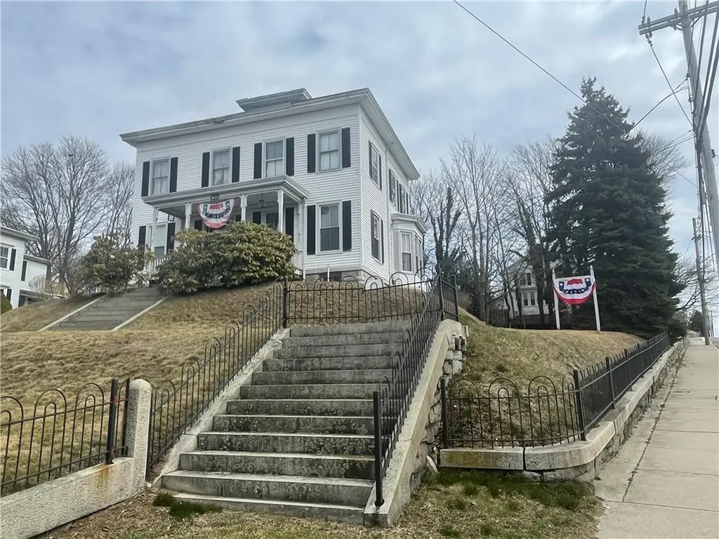 29 Summer Street Westerly RI 02891
