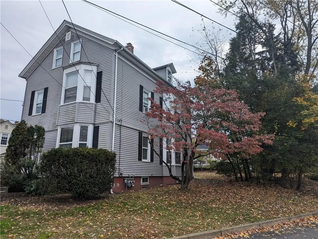 138 140 Waite Avenue Cranston RI 02905