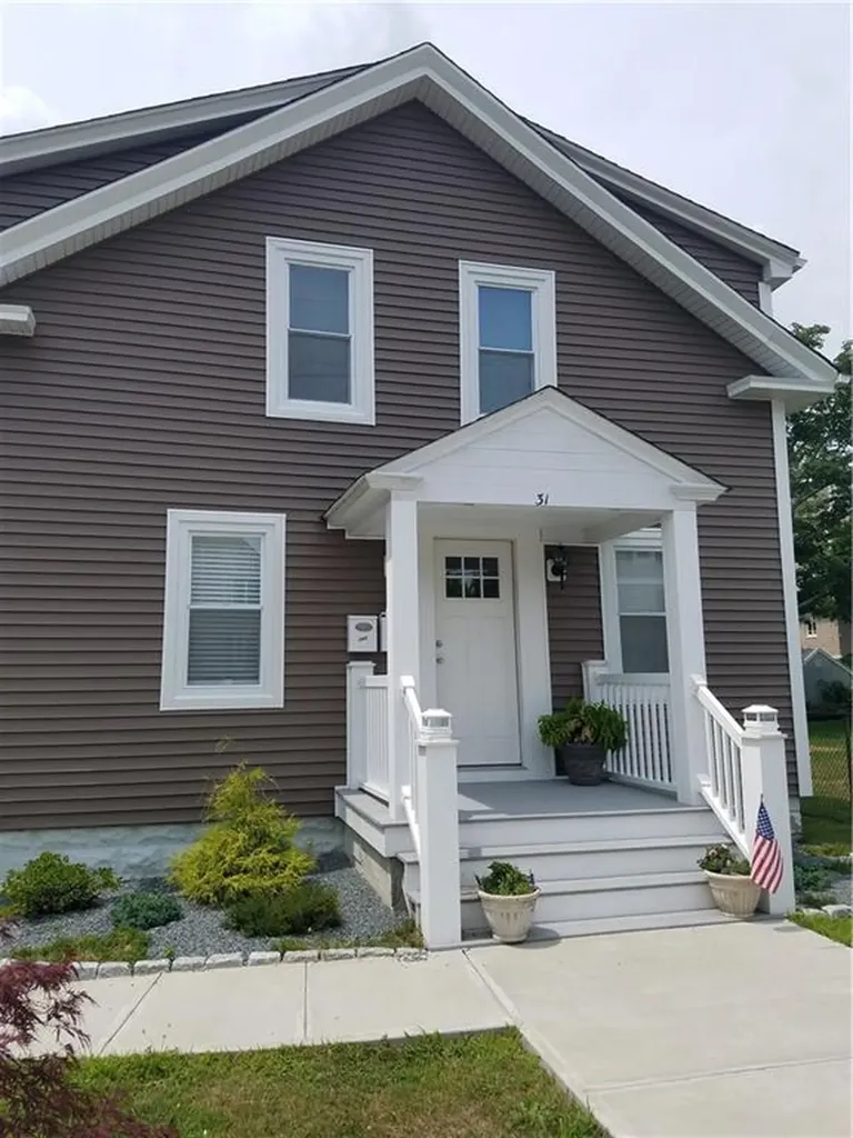 31 First School Street Bristol RI 02809