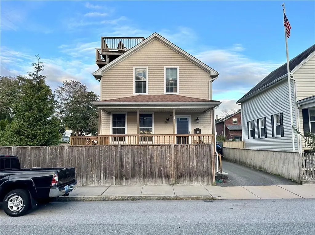 65 Hall Avenue Newport RI 02840