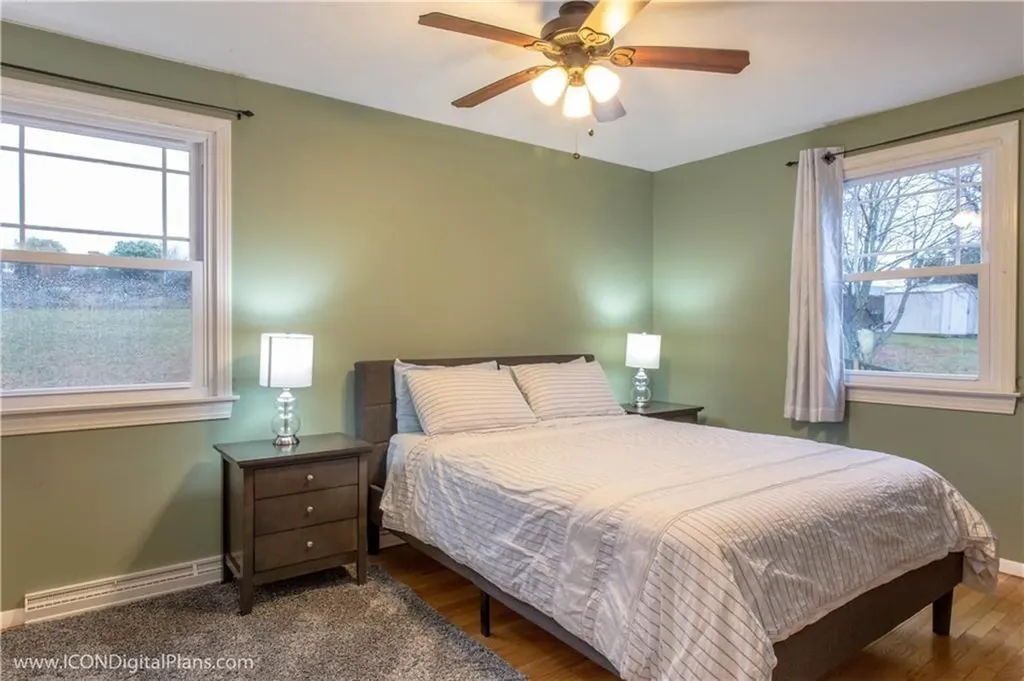 25 Algonquin Drive Middletown RI 02842