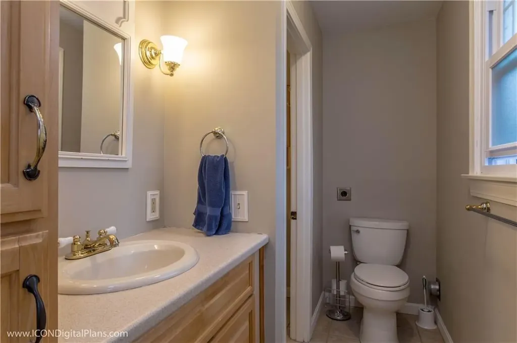 25 Algonquin Drive Middletown RI 02842