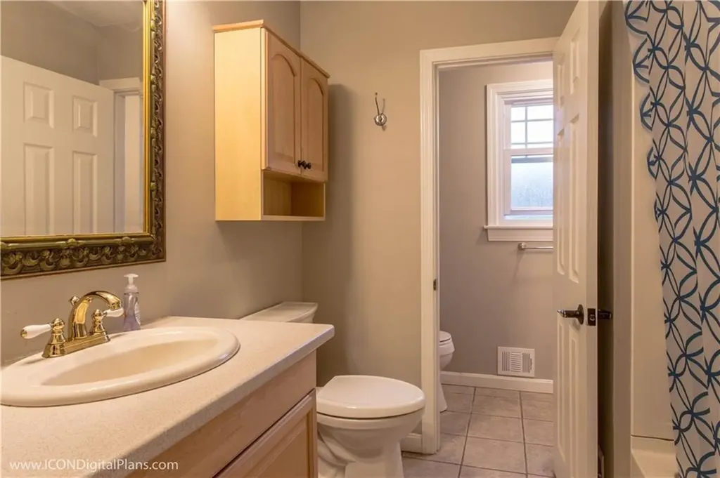 25 Algonquin Drive Middletown RI 02842