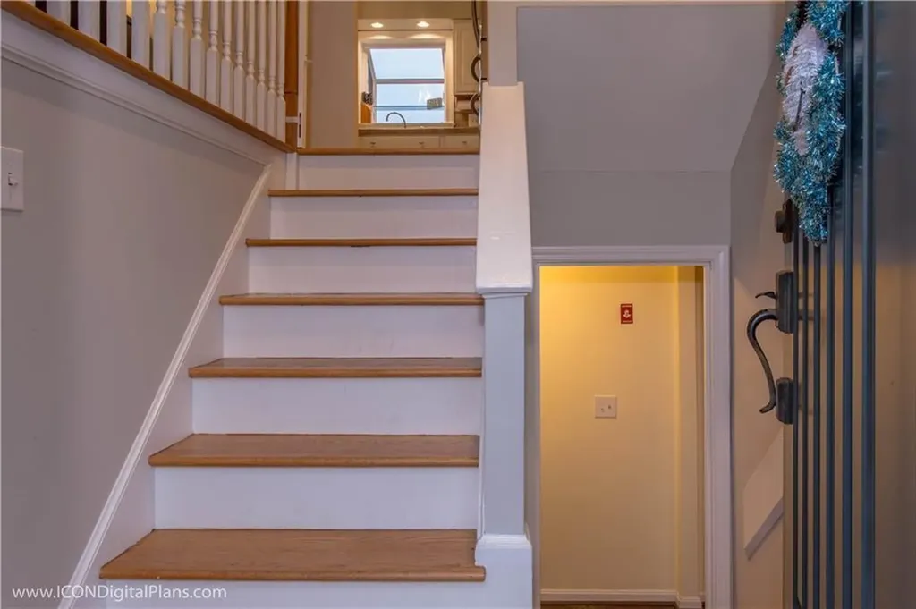 25 Algonquin Drive Middletown RI 02842