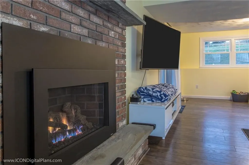 25 Algonquin Drive Middletown RI 02842