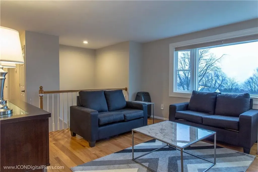 25 Algonquin Drive Middletown RI 02842