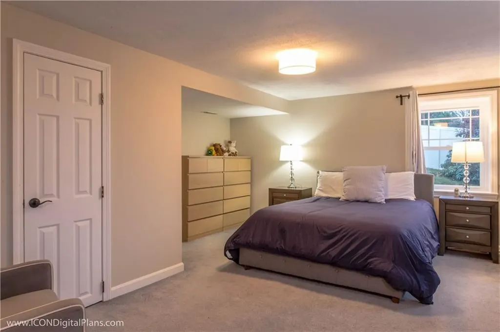 25 Algonquin Drive Middletown RI 02842
