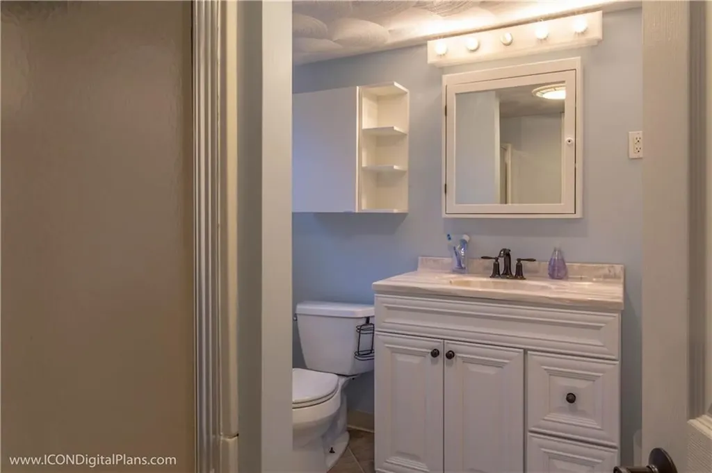 25 Algonquin Drive Middletown RI 02842